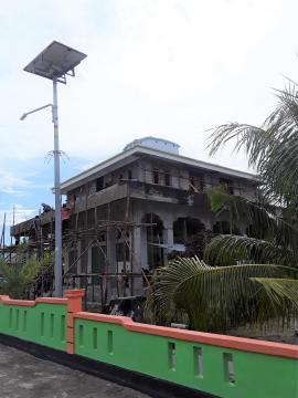 Solar panel di depan mesjid