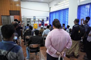 Ruang pelatihan di Pūngao Pattimura Mini Grid Solar Training Lab    