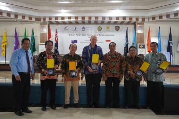 Panelis dan pembicara dalam diskusi panel "A Renewable Energy-Powered Future for Maluku"