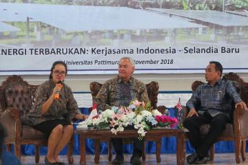 Panel diskusi bersama Rektor dan Duta Besar